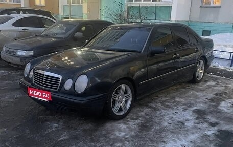 Mercedes-Benz E-Класс, 1995 год, 215 000 рублей, 2 фотография