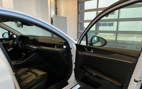 KIA K5, 2022 год, 2 586 000 рублей, 25 фотография