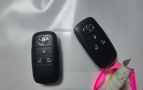 Toyota Roomy I, 2021 год, 1 030 000 рублей, 20 фотография