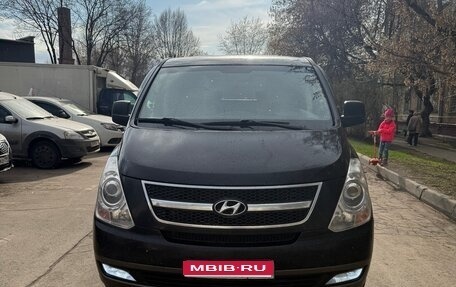 Hyundai Grand Starex Grand Starex I рестайлинг 2, 2011 год, 1 650 000 рублей, 1 фотография