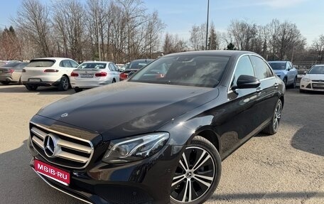 Mercedes-Benz E-Класс, 2019 год, 3 890 000 рублей, 1 фотография