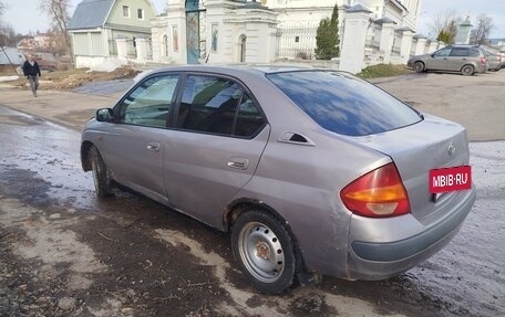 Toyota Prius IV XW50, 1999 год, 130 000 рублей, 5 фотография