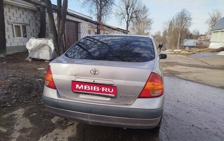 Toyota Prius IV XW50, 1999 год, 130 000 рублей, 4 фотография