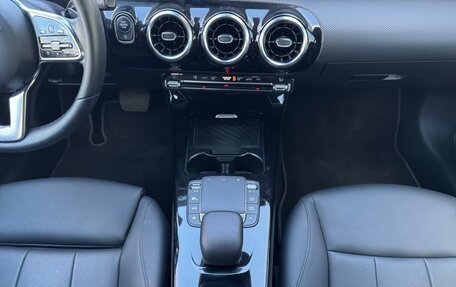 Mercedes-Benz CLA, 2023 год, 3 120 000 рублей, 9 фотография