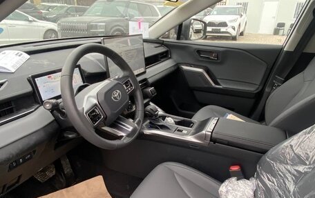 Toyota RAV4, 2025 год, 4 990 000 рублей, 7 фотография