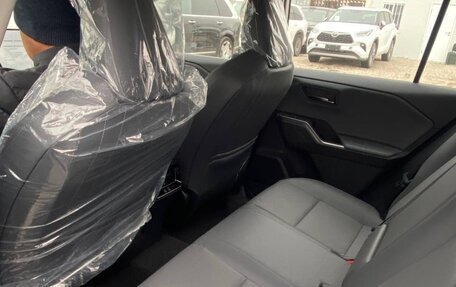 Toyota RAV4, 2025 год, 4 990 000 рублей, 15 фотография