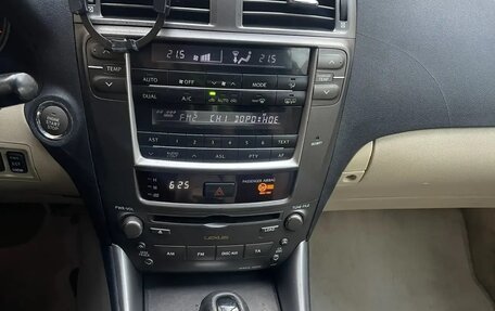 Lexus IS II рестайлинг 2, 2006 год, 900 000 рублей, 15 фотография