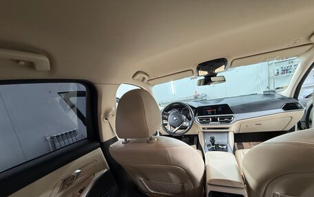 BMW 3 серия, 2019 год, 3 650 000 рублей, 12 фотография