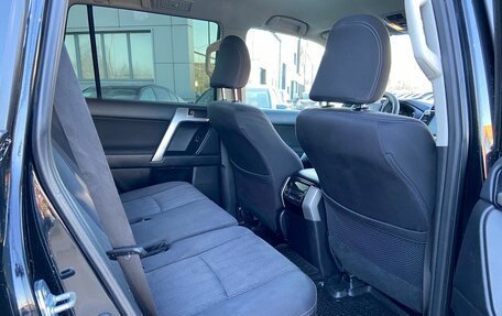 Toyota Land Cruiser Prado 150 рестайлинг 2, 2018 год, 4 490 000 рублей, 12 фотография