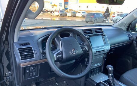 Toyota Land Cruiser Prado 150 рестайлинг 2, 2018 год, 4 490 000 рублей, 20 фотография