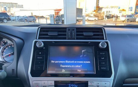 Toyota Land Cruiser Prado 150 рестайлинг 2, 2018 год, 4 490 000 рублей, 26 фотография