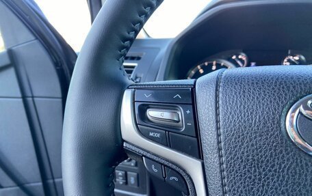 Toyota Land Cruiser Prado 150 рестайлинг 2, 2018 год, 4 490 000 рублей, 24 фотография