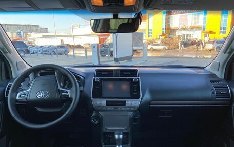 Toyota Land Cruiser Prado 150 рестайлинг 2, 2018 год, 4 490 000 рублей, 32 фотография