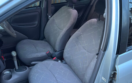 Toyota Platz, 2000 год, 500 000 рублей, 7 фотография