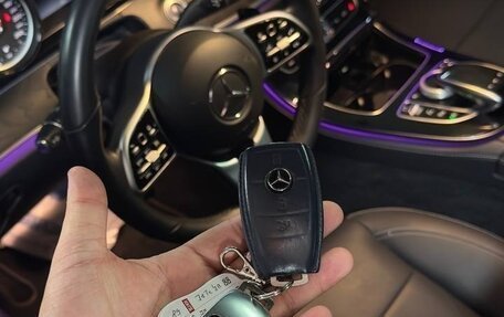 Mercedes-Benz E-Класс, 2019 год, 3 890 000 рублей, 17 фотография