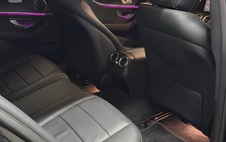 Mercedes-Benz E-Класс, 2019 год, 3 890 000 рублей, 19 фотография