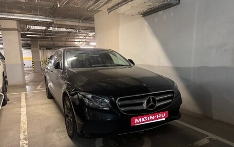 Mercedes-Benz E-Класс, 2019 год, 3 890 000 рублей, 32 фотография