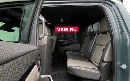 Chevrolet Silverado, 2025 год, 12 698 000 рублей, 6 фотография