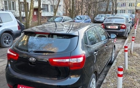 KIA Rio III рестайлинг, 2013 год, 900 000 рублей, 2 фотография