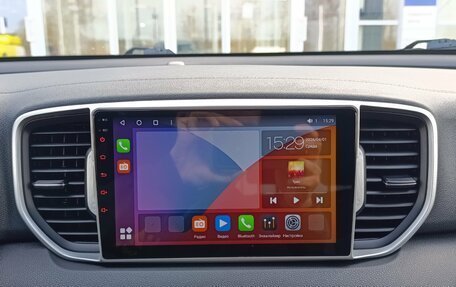 KIA Sportage IV рестайлинг, 2018 год, 1 989 011 рублей, 21 фотография