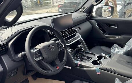 Toyota Land Cruiser, 2025 год, 15 648 000 рублей, 6 фотография