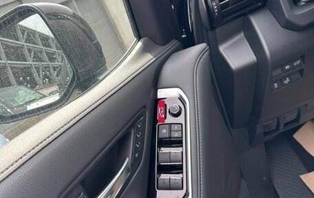 Toyota Land Cruiser, 2025 год, 15 648 000 рублей, 8 фотография