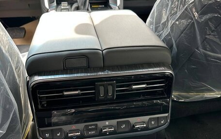 Toyota Land Cruiser, 2025 год, 15 648 000 рублей, 13 фотография