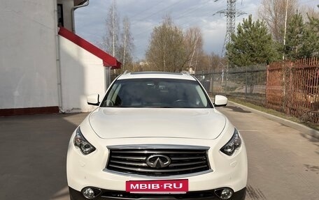 Infiniti QX70, 2015 год, 3 150 000 рублей, 6 фотография