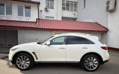 Infiniti QX70, 2015 год, 3 150 000 рублей, 12 фотография