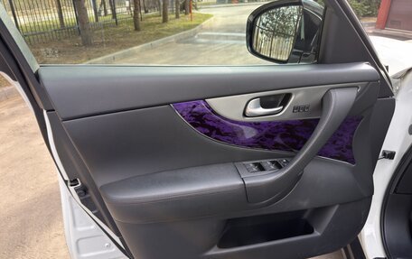 Infiniti QX70, 2015 год, 3 150 000 рублей, 19 фотография