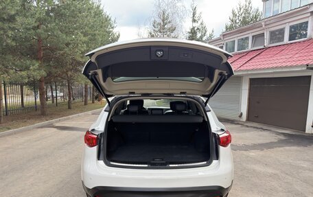 Infiniti QX70, 2015 год, 3 150 000 рублей, 11 фотография