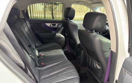 Infiniti QX70, 2015 год, 3 150 000 рублей, 21 фотография