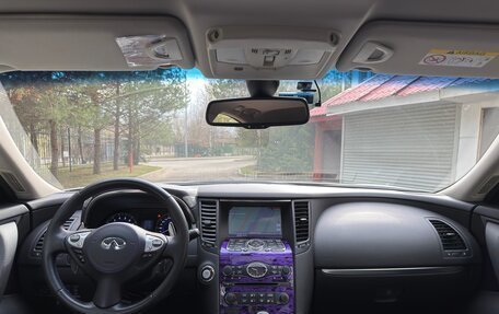 Infiniti QX70, 2015 год, 3 150 000 рублей, 22 фотография
