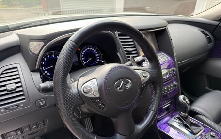 Infiniti QX70, 2015 год, 3 150 000 рублей, 24 фотография