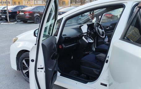 Toyota Wish II, 2013 год, 1 900 000 рублей, 12 фотография