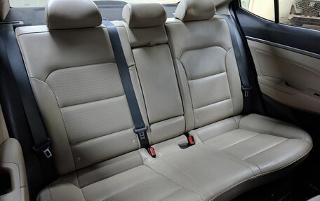 Hyundai Elantra VI рестайлинг, 2017 год, 1 600 000 рублей, 12 фотография