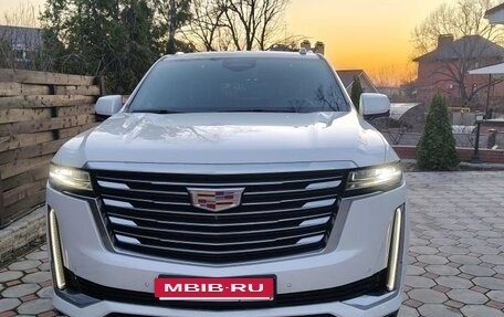 Cadillac Escalade V, 2022 год, 10 200 000 рублей, 4 фотография