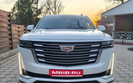 Cadillac Escalade V, 2022 год, 10 200 000 рублей, 14 фотография
