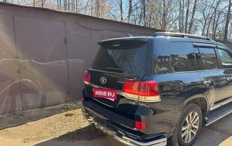 Toyota Land Cruiser 200, 2017 год, 7 500 000 рублей, 4 фотография