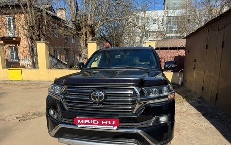Toyota Land Cruiser 200, 2017 год, 7 500 000 рублей, 2 фотография
