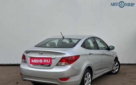 Hyundai Solaris II рестайлинг, 2013 год, 800 000 рублей, 5 фотография