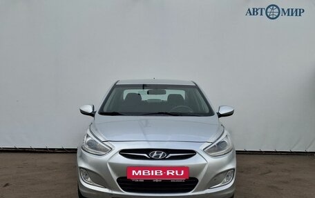 Hyundai Solaris II рестайлинг, 2013 год, 800 000 рублей, 2 фотография