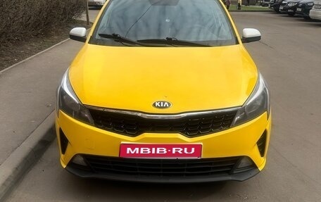 KIA Rio IV, 2021 год, 1 390 000 рублей, 1 фотография