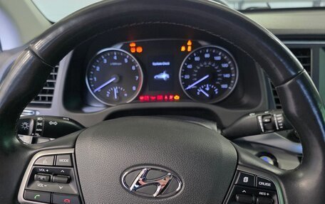 Hyundai Elantra VI рестайлинг, 2016 год, 1 000 000 рублей, 19 фотография