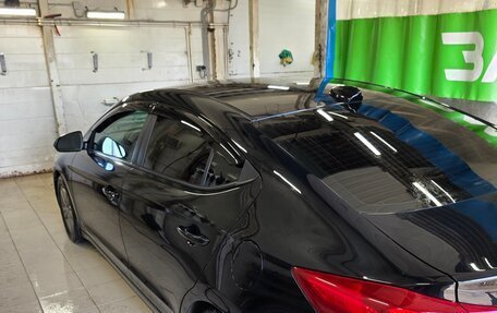 Hyundai Elantra VI рестайлинг, 2016 год, 1 000 000 рублей, 23 фотография