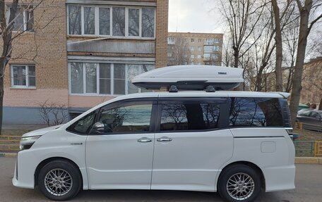 Toyota Voxy III, 2019 год, 2 699 000 рублей, 8 фотография