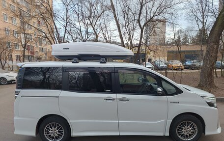 Toyota Voxy III, 2019 год, 2 699 000 рублей, 4 фотография