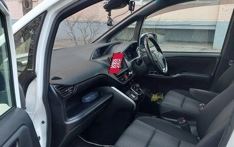 Toyota Voxy III, 2019 год, 2 699 000 рублей, 11 фотография