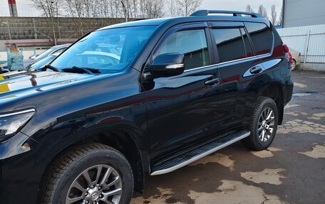Toyota Land Cruiser Prado 150 рестайлинг 2, 2018 год, 4 500 000 рублей, 3 фотография