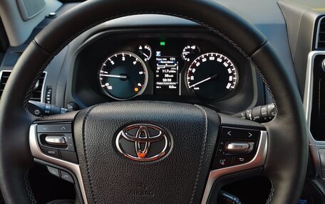 Toyota Land Cruiser Prado 150 рестайлинг 2, 2018 год, 4 500 000 рублей, 19 фотография